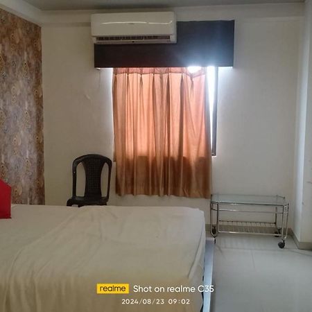 Hotel Paradise -Ahmadabad Zewnętrze zdjęcie