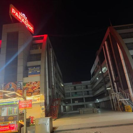 Hotel Paradise -Ahmadabad Zewnętrze zdjęcie