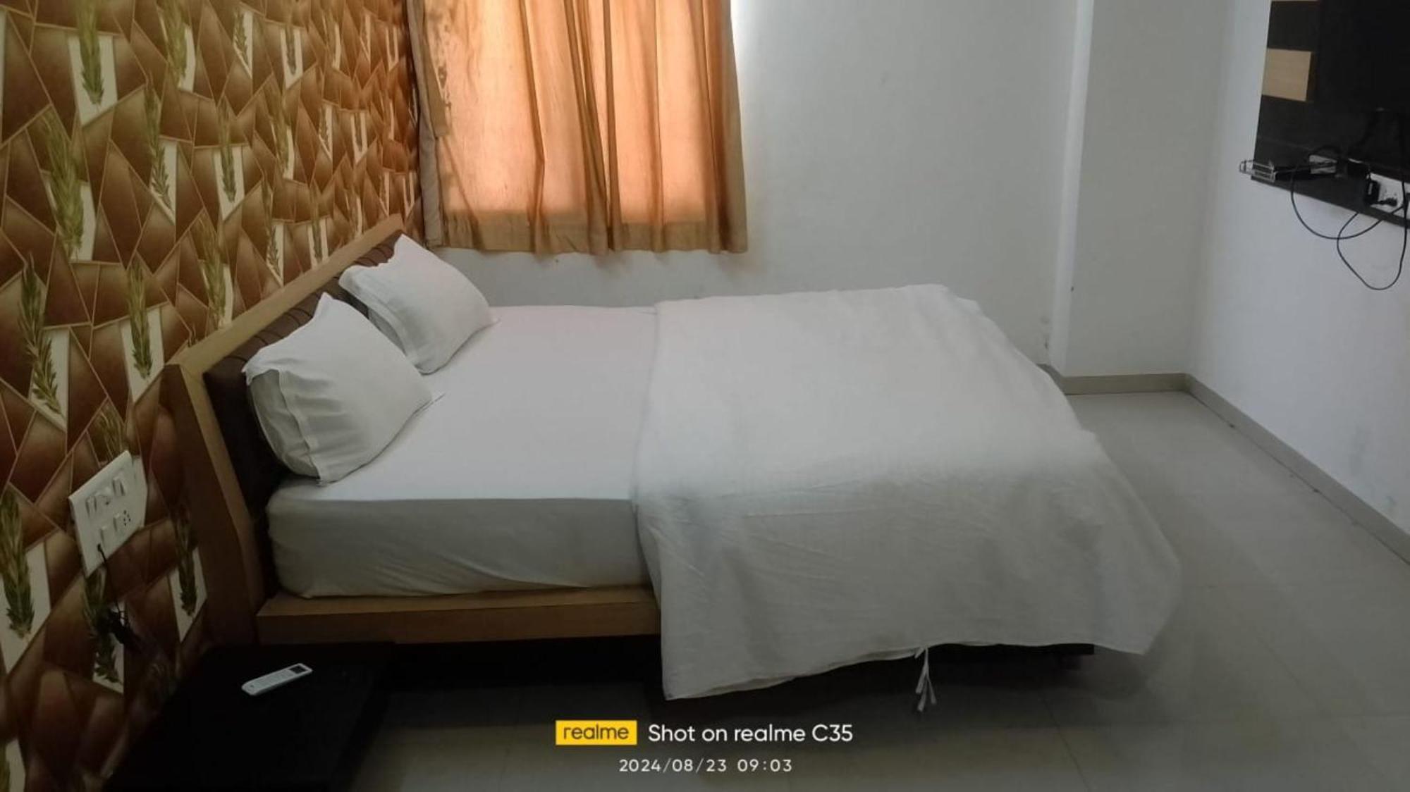 Hotel Paradise -Ahmadabad Zewnętrze zdjęcie