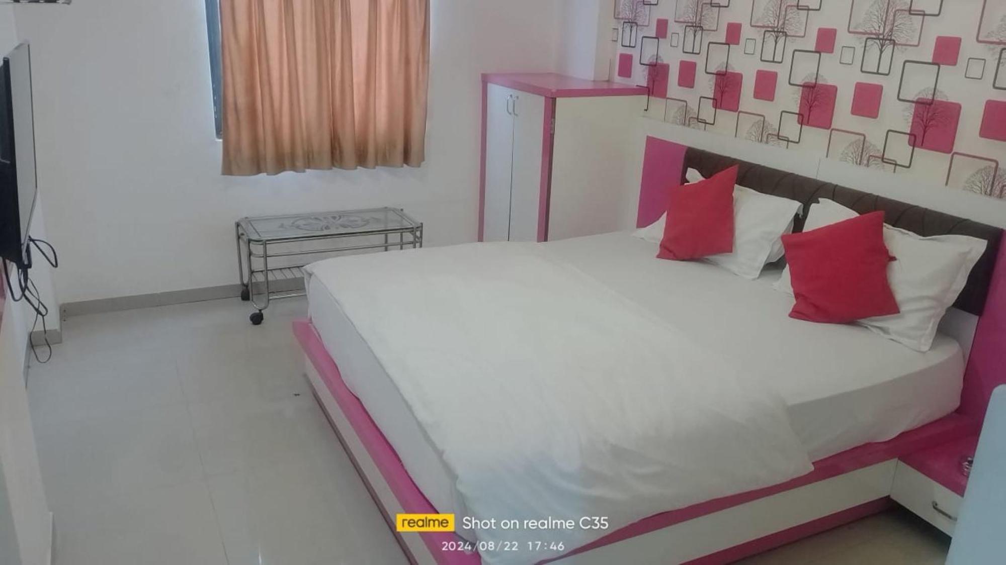 Hotel Paradise -Ahmadabad Zewnętrze zdjęcie